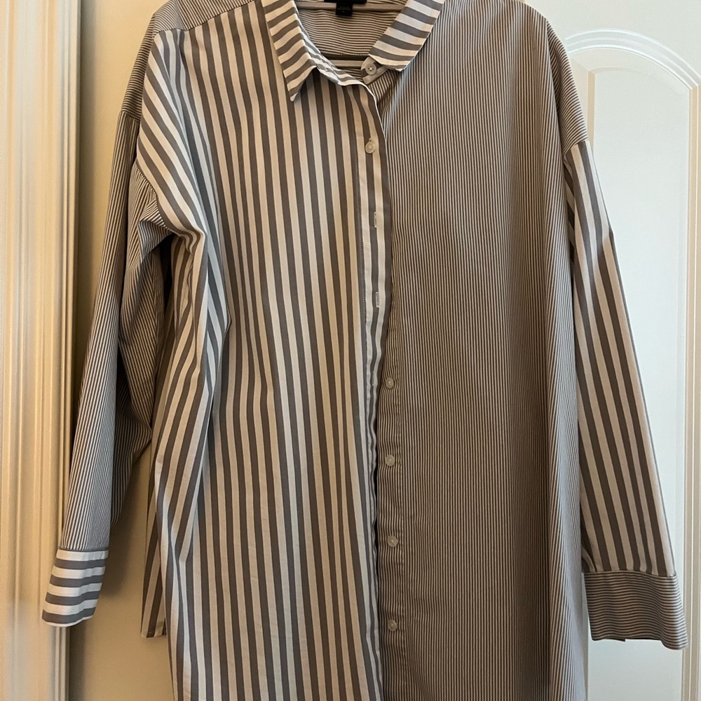 J. Jill Black and White Casual Button Down Shirt